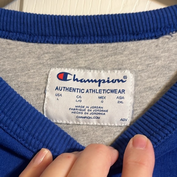 Champion crew neck. Blue size large - Picture 2 of 3